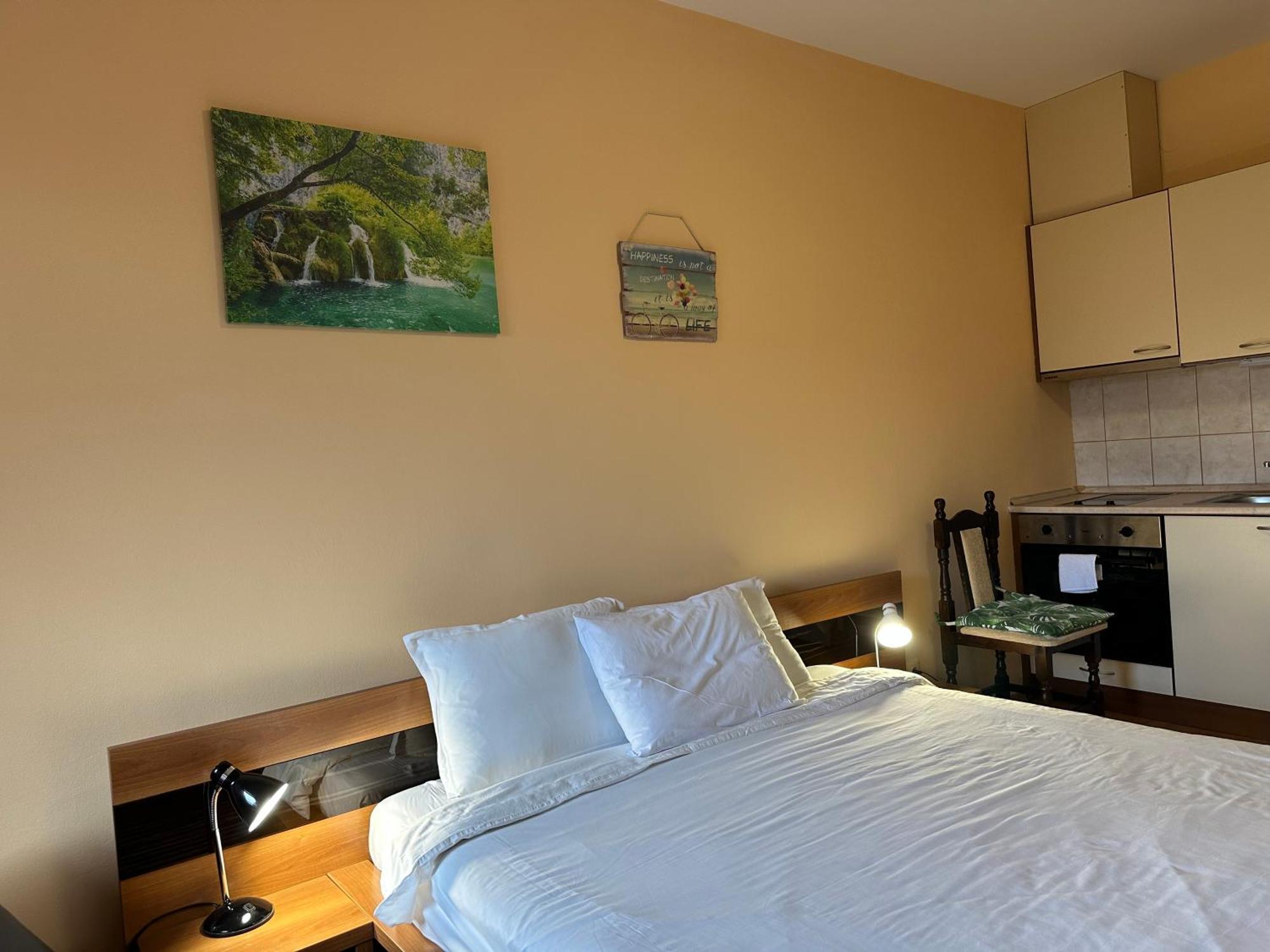 Studio In Hotel Flora Borowez Exterior foto